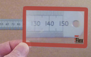 визитка из прозрачного пластика с линзой с логотипом